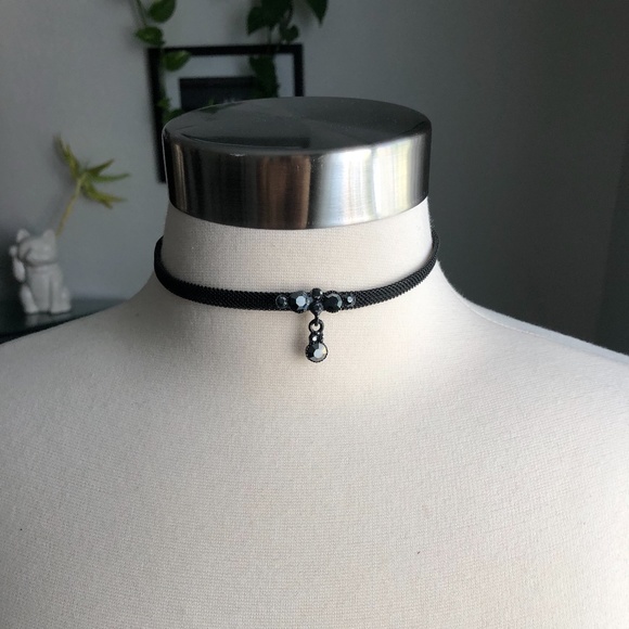 Black Rhinestone Pendant Choker - Picture 2 of 3